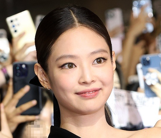 Dracula, com Jennie, bate o recorde do Butter na Billboard