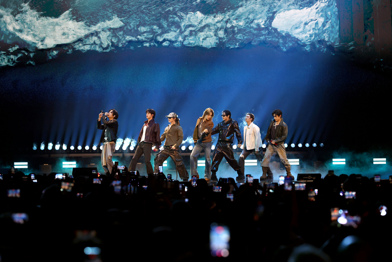LE SSERAFIM no iHeartRadio Music Festival 2026